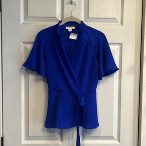 Monteau brand size S short sleeve blouse with tie detail- NWT